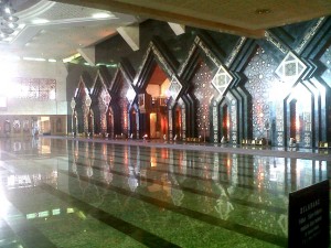 masjid at tin jakarta