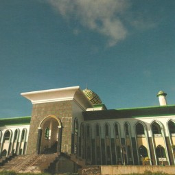 masjid al munawwar ternate depan