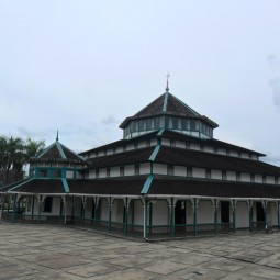 masjid jami hasanuddin