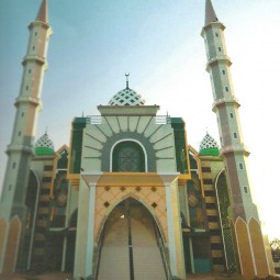masjid raya syuhada depan